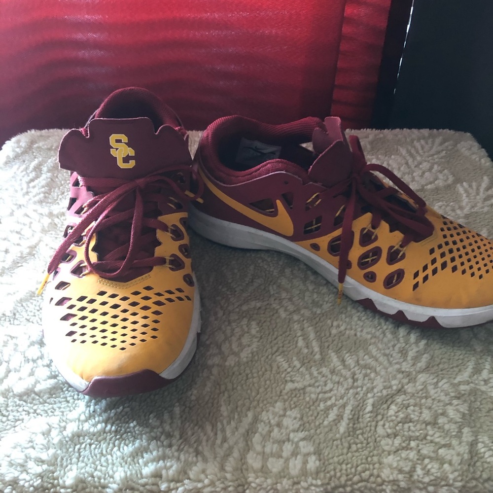 Athletic shoes